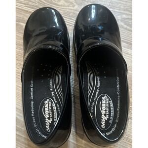 Easy Works by Easy Street Clogs Women Size 8.5M Black Slip Resistant